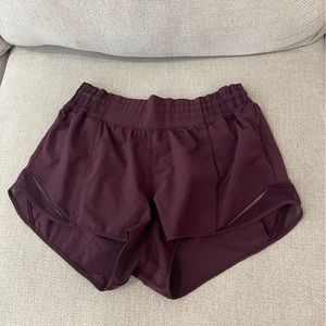 Hotty Hot High Rise 2.5 Lululemon shorts